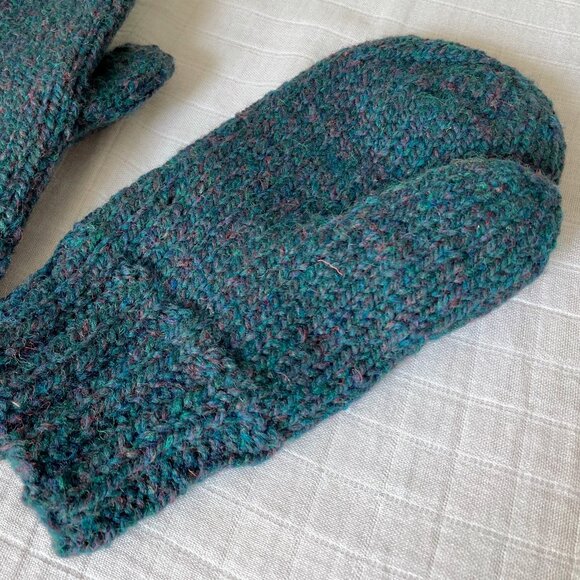 Handmade 🇨🇦 Hand Knit Wool Mittens with Fleece Lining - Picture 3 of 4